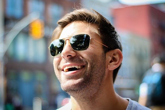 Expertos Recomiendan: La Importancia de Usar Gafas de Sol para Proteger tus Ojos