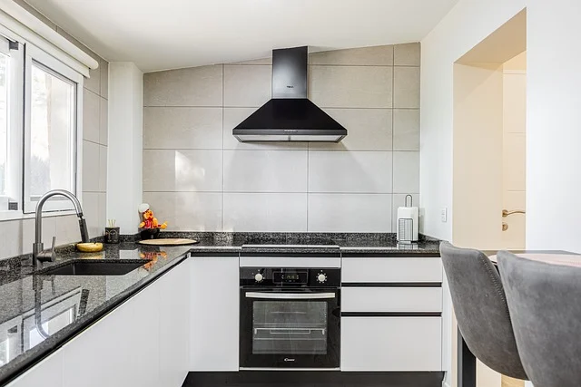 Los expertos recomiendan desenchufar electrodomésticos durante apagones para evitar daños